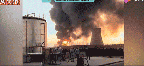 南京一化工裝置爆炸起火：現場火勢兇猛 濃煙沖天